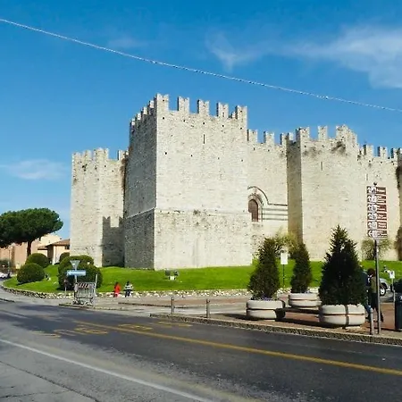 Casa *